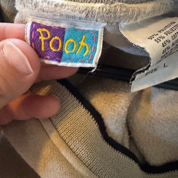 Vintage Winnie the Pooh Cream Sweatshirt - Picture 2 of 6